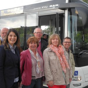 Für die SPD-Kreistagsfraktion kümmern sich um die Verbesserung des Schülertickets und des Nachtbusangebots im Kreis, (v. l.) Rolf Syassen, stellvertr. Landrätin Elvan Korkmaz, Ulla Ecks, Wolfgang Bölling, die Fraktionsvors. Liane Fülling und Fritz S